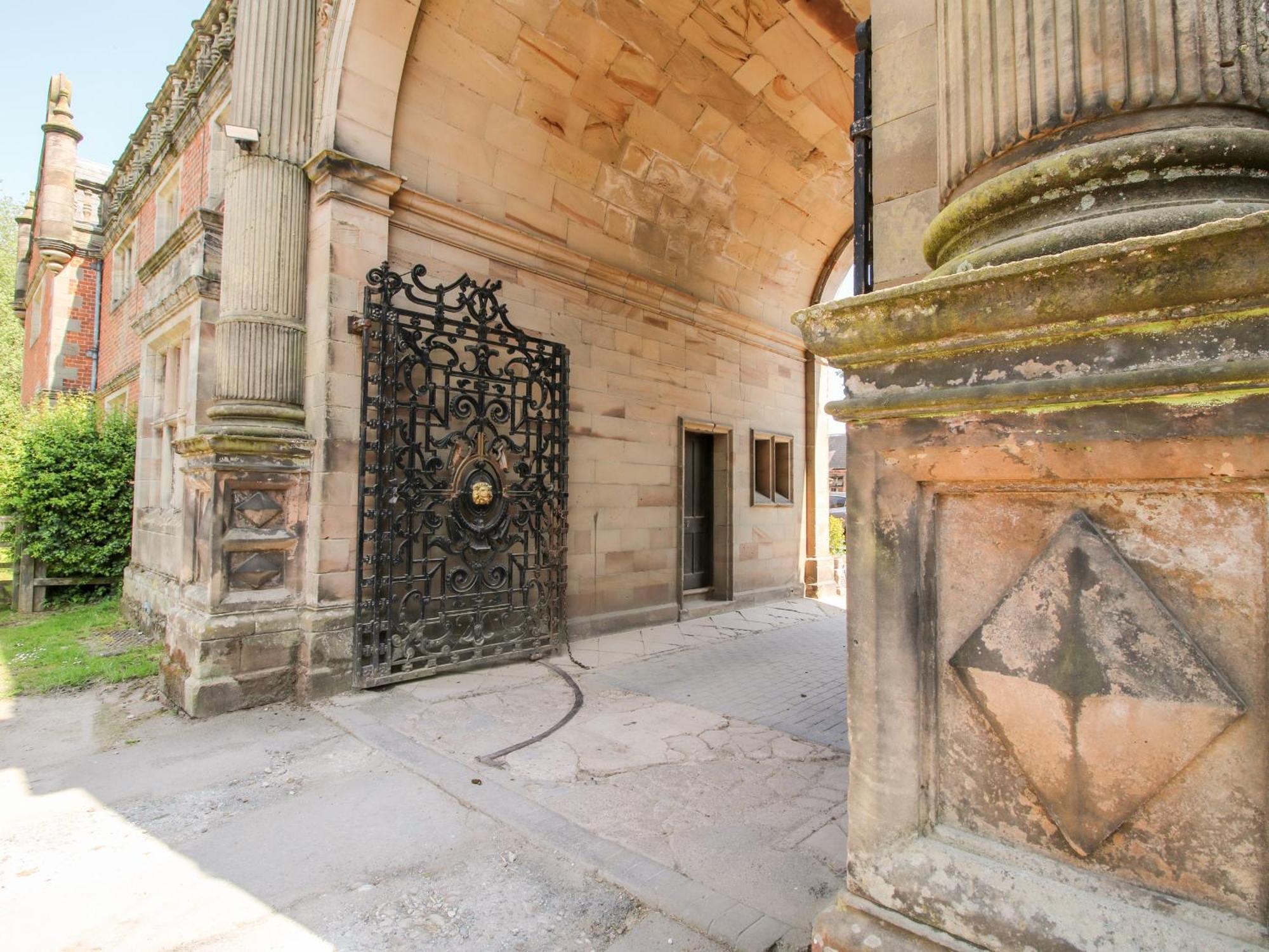 Chetwynd Lodge Stafford Exterior photo